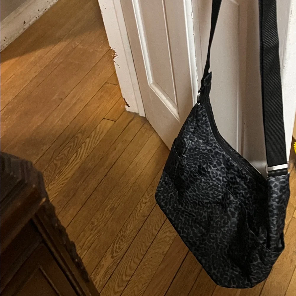 Baggallini Black Leopard Crossbody Bag - Picture 13 of 16
